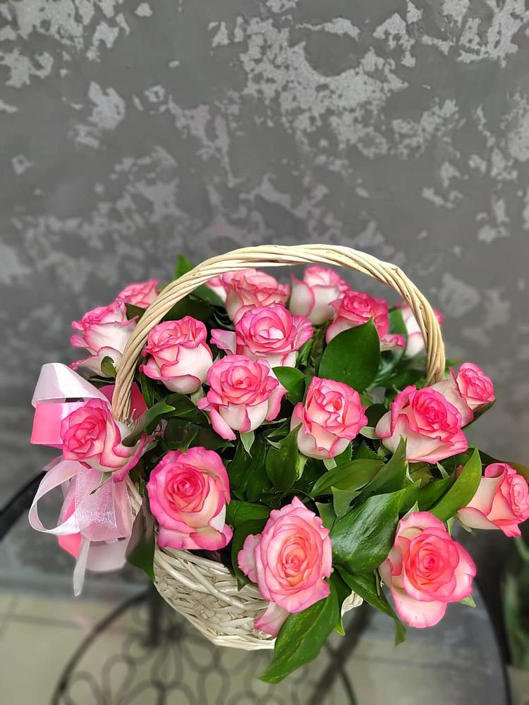 Цветочная композиция из Розы в корзине в Жаворонки