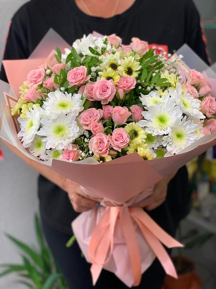 Букет цветов из: Розы и Хризантемы в Жаворонки