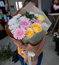 Букет цветов из:  Герберы, Розы и Хризантемы в Жаворонки