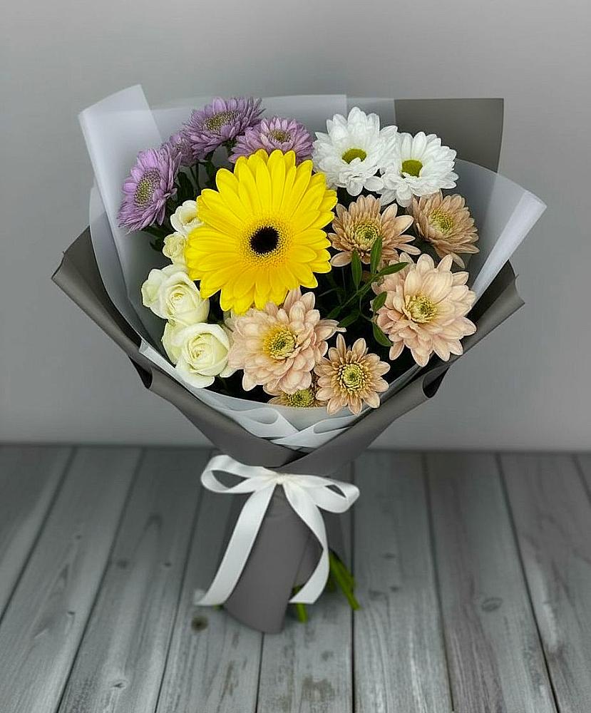 Букет цветов из: Розы, Герберы и Хризантемы в Жаворонки