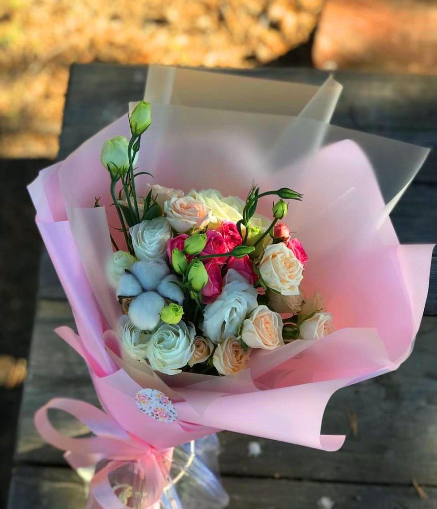 Букет цветов из: Розы и Лизиантусы в Жаворонки