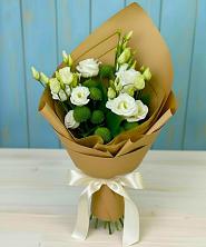 Букет цветов из:  Хризантемы и Лизиантусы в Жаворонки