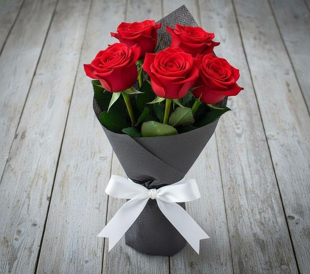 Букет 5 Красных роз Эдлесс Лав в Жаворонки