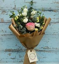 Букет цветов из:  Розы и Лизиантусы в Жаворонки