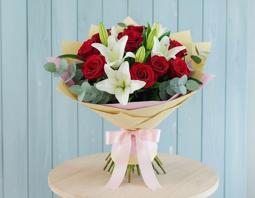 Букет цветов из: Лилии и Розы в Жаворонки